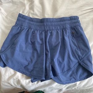 Lululemon Tracker 4in Short Size 8